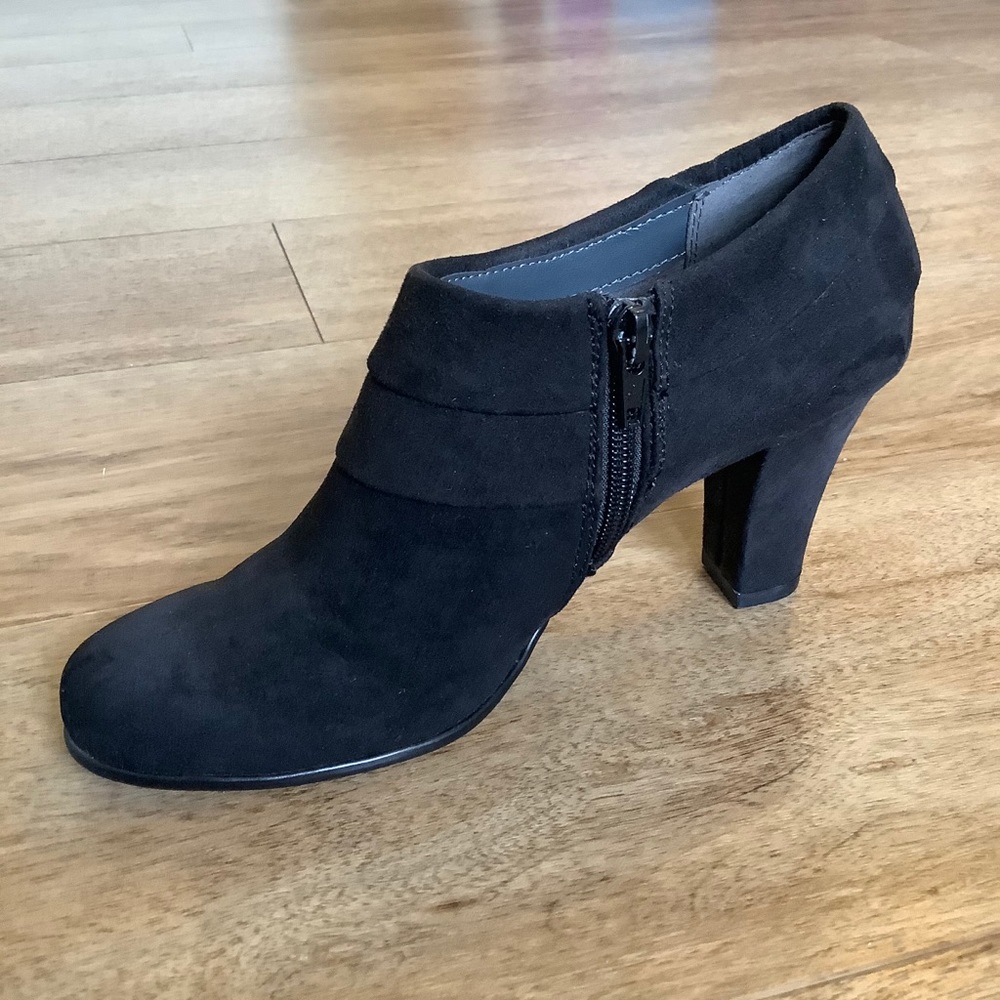 Aerosoles Heel Rest Booties Black Suede - Picture 3 of 6